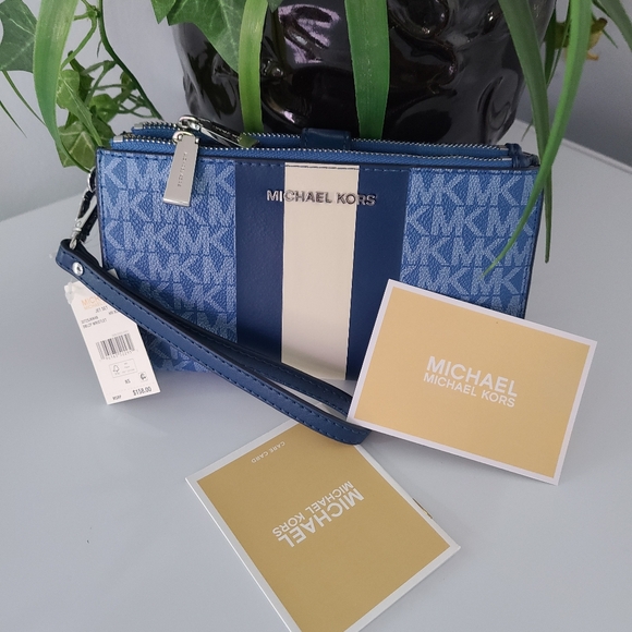 Michael Kors Jet Set Wallet - Picture 1 of 7